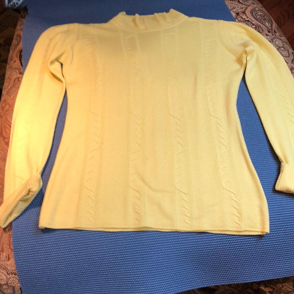 Fendi lime green sweater made in Italy